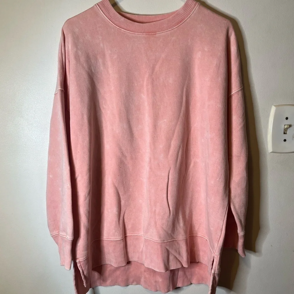 Women’s Sonoma crewneck size medium